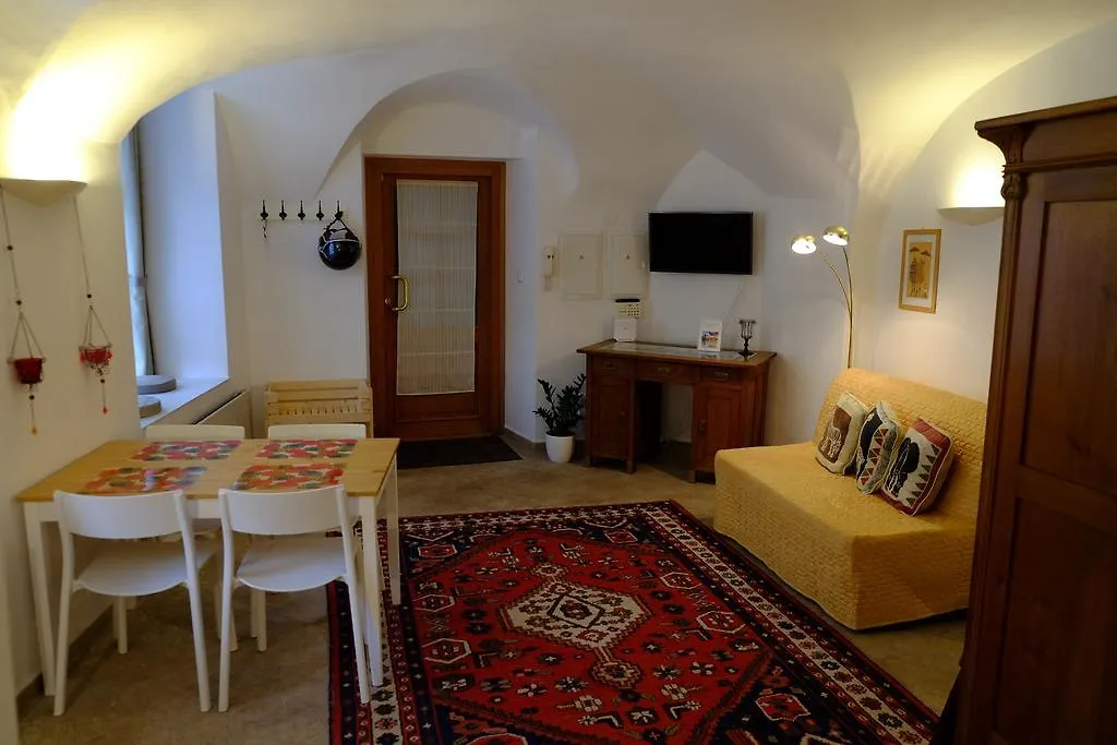 Apartment At The Golden Ram Prag 0*,