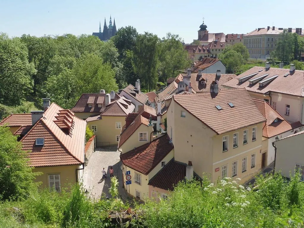 Apartment At The Golden Ram Prag