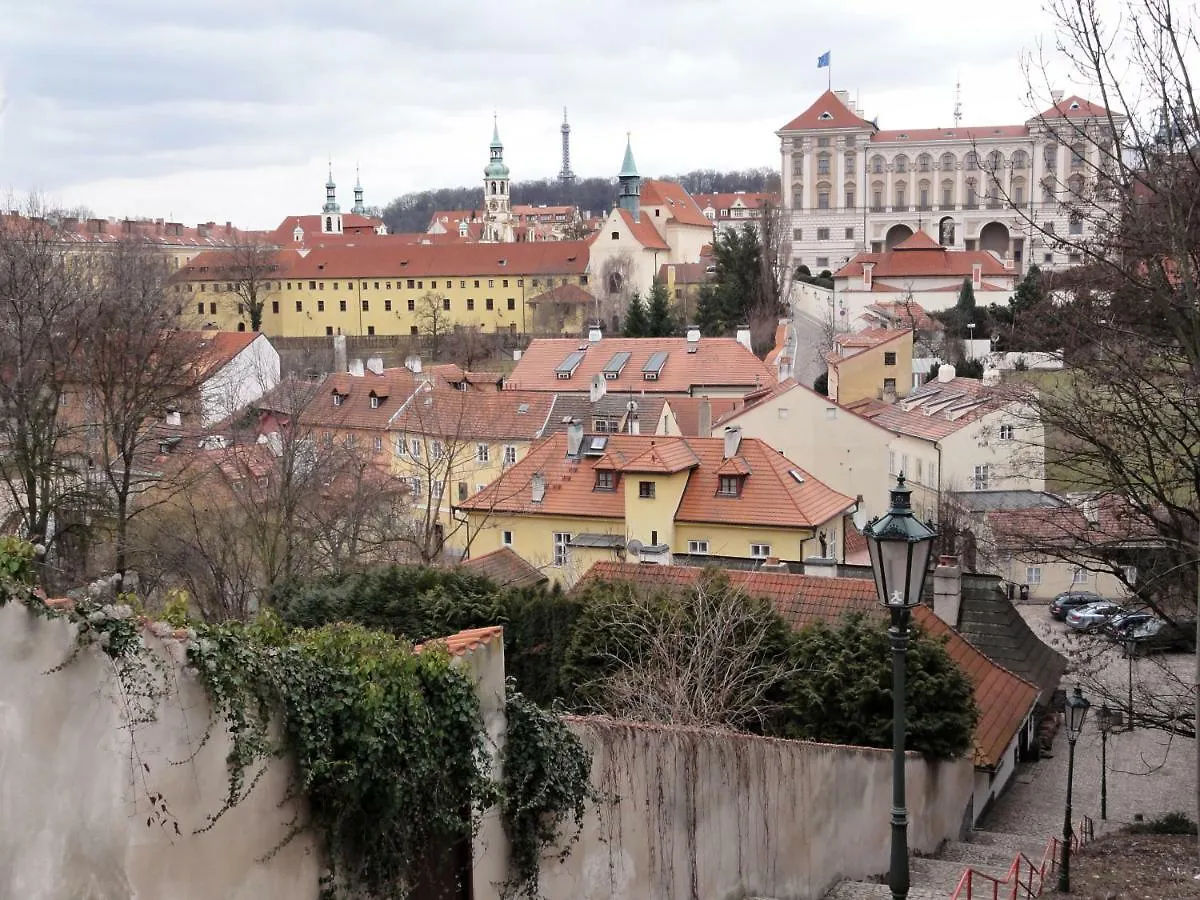 Apartment At The Golden Ram Prag